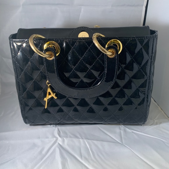 Purse - Picture 1 of 3